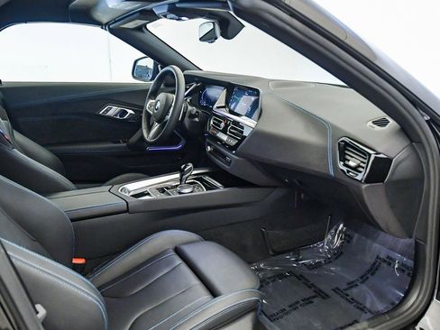 Certified 2022 BMW Z4 sDrive30i w/ M Sport Package image 17