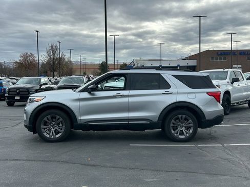 Used 2024 Ford Explorer XLT w/ Equipment Group 202A image 7