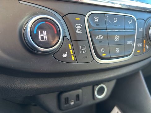 Used 2018 Chevrolet Traverse LT image 27