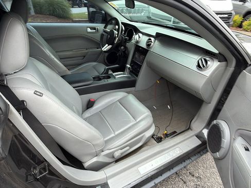 Used 2009 Ford Mustang Coupe RWD image 18