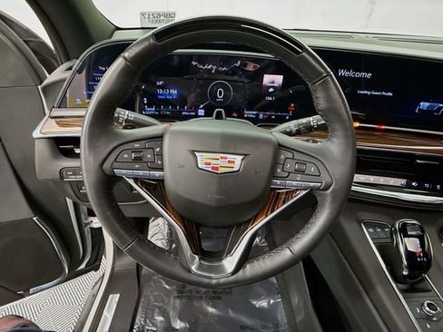 Used 2023 Cadillac Escalade Premium Luxury image 13