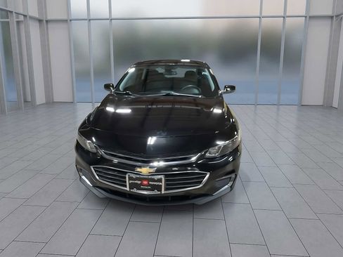 Used 2018 Chevrolet Malibu LT image 3