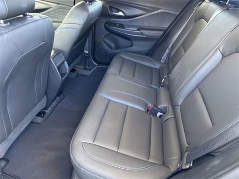 Used 2025 Buick Envista Sport Touring image 28