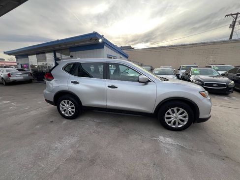 Used 2017 Nissan Rogue S FWD image 20