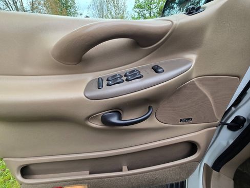Used 1997 Ford Expedition XLT AWD/4WD image 27