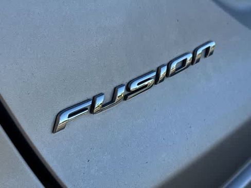 Used 2018 Ford Fusion Titanium FWD image 12