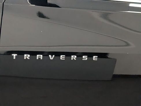 Certified 2020 Chevrolet Traverse LT w/ Driver Confidence II Package image 5