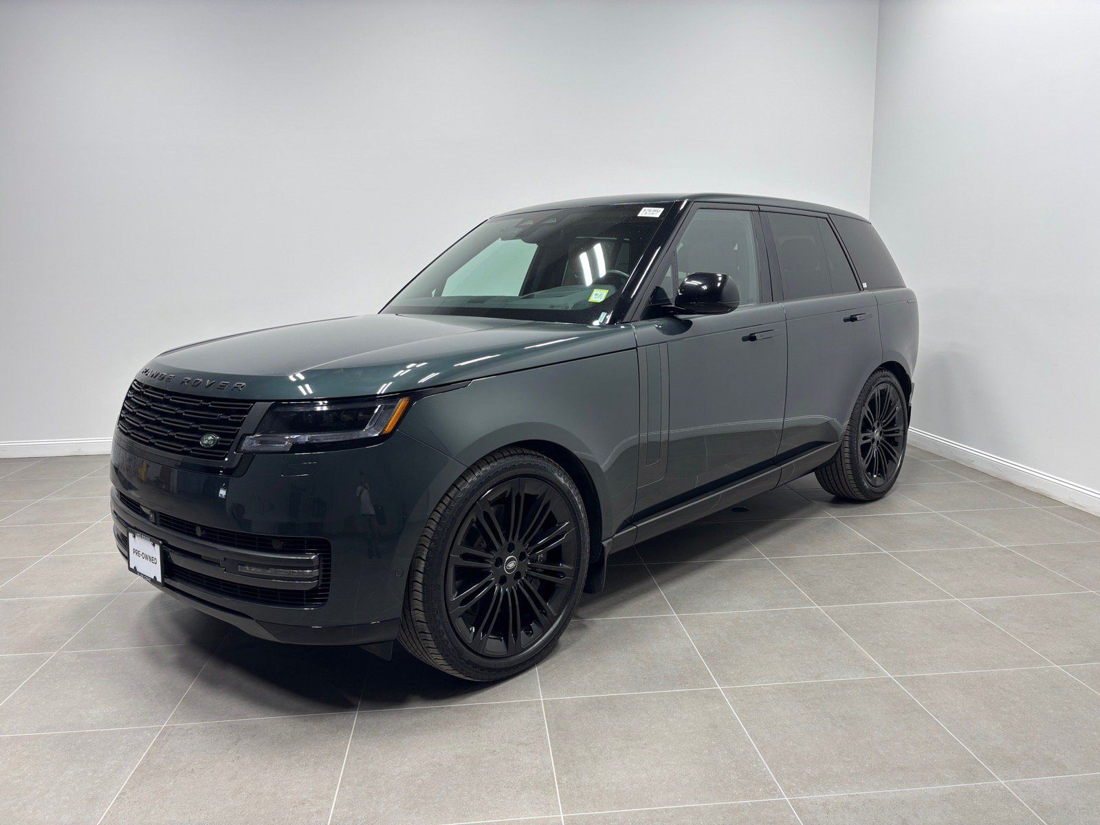 Used 2024 Land Rover Range Rover SE AWD/4WD image 1