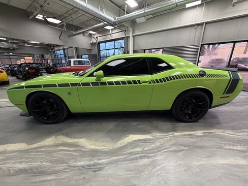 Used 2015 Dodge Challenger R/T Scat Pack w/ Scat Pack Appearance Package image 34
