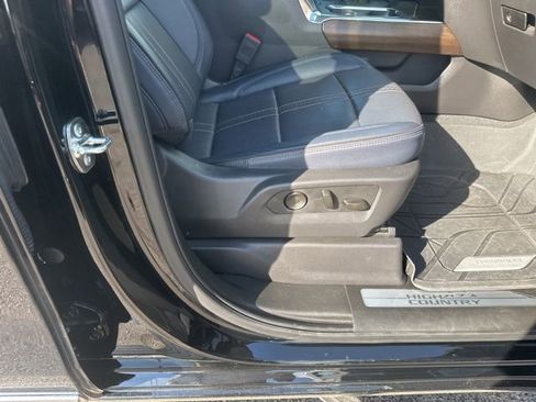 Used 2025 Chevrolet Silverado 1500 High Country w/ High Country Premium Package AWD/4WD image 33