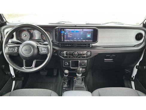 Used 2024 Jeep Gladiator Sport AWD/4WD image 18