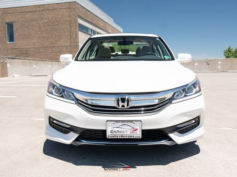 Used 2017 Honda Accord EX-L image 2