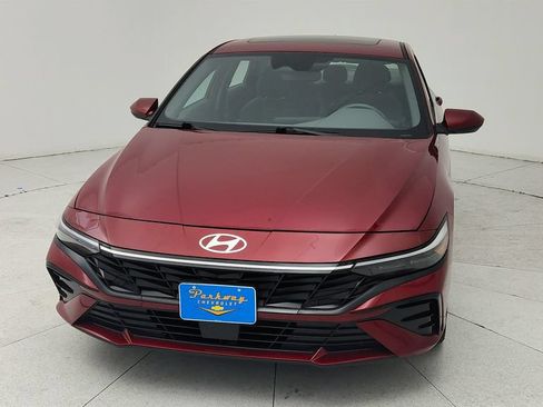 Used 2025 Hyundai Elantra SEL FWD image 2