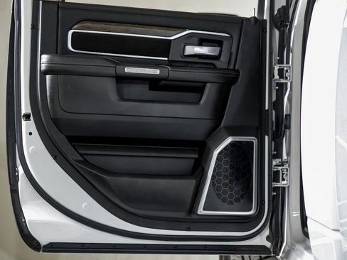 Used 2019 RAM 2500 Laramie image 35