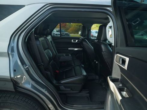 Used 2022 Ford Explorer XLT w/ Equipment Group 202A image 23