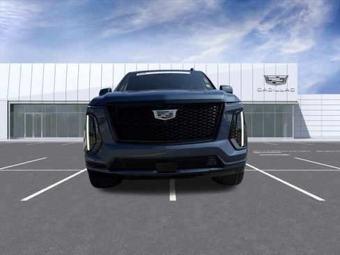 Certified 2025 Cadillac Escalade Sport Platinum w/ LPO, ONYX Package AWD/4WD image 7