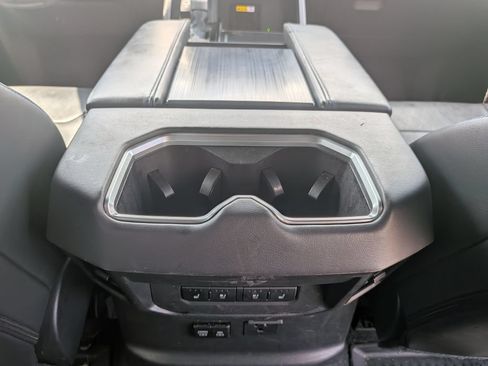 Used 2024 Toyota Tundra Platinum RWD image 30