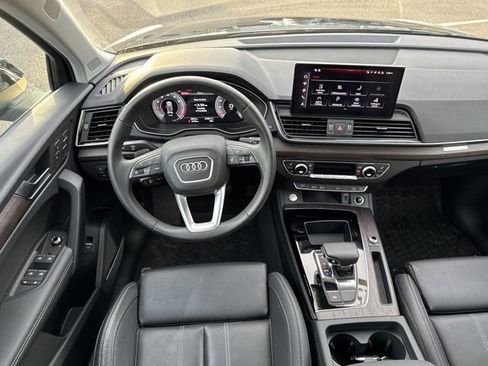 Certified 2025 Audi Q5 2.0T Premium Plus w/ Premium Plus Package image 12