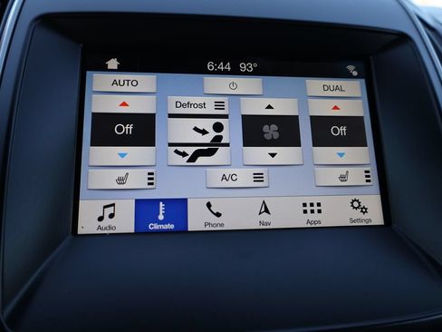 Used 2018 Ford Edge SEL FWD image 29