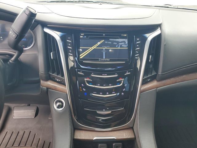 Used 2019 Cadillac Escalade Luxury AWD/4WD image 18