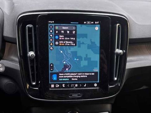 Used 2023 Volvo XC40 Recharge Ultimate image 3