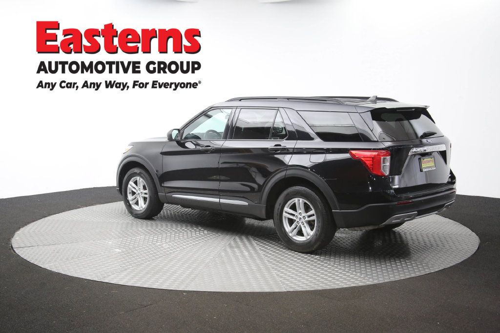 Used 2022 Ford Explorer XLT w/ Equipment Group 202A AWD/4WD image 60