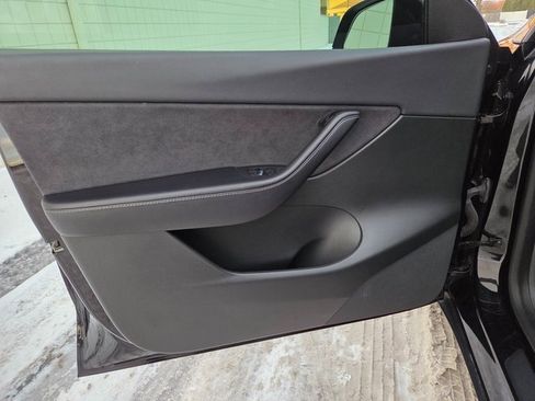 Used 2021 Tesla Model Y Long Range image 13