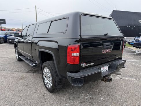 Used 2018 GMC Sierra 2500 Denali AWD/4WD image 3