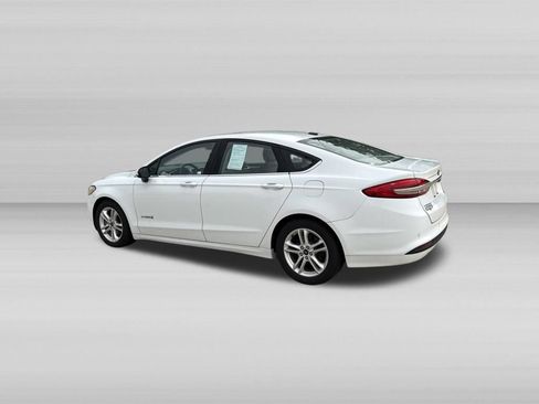 Used 2018 Ford Fusion SE FWD image 8