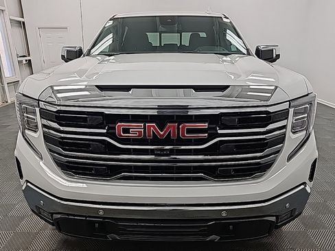 Used 2022 GMC Sierra 1500 SLT w/ SLT Premium Plus Package image 3