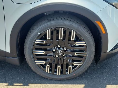 New 2026 Nissan Leaf Platinum+ w/ Cargo Package (Platinum+) image 18