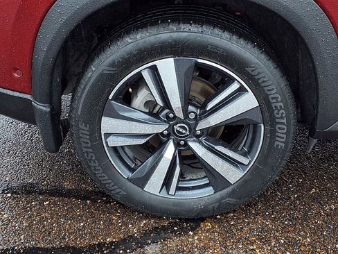 Used 2024 Nissan Rogue SL w/ SL Premium Package FWD image 10