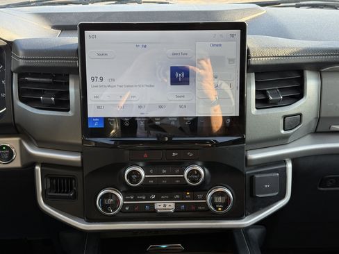 Used 2023 Ford Expedition Max XLT image 21