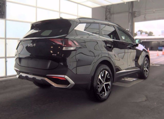 Certified 2024 Kia Sportage EX w/ EX Premium Package AWD/4WD image 4