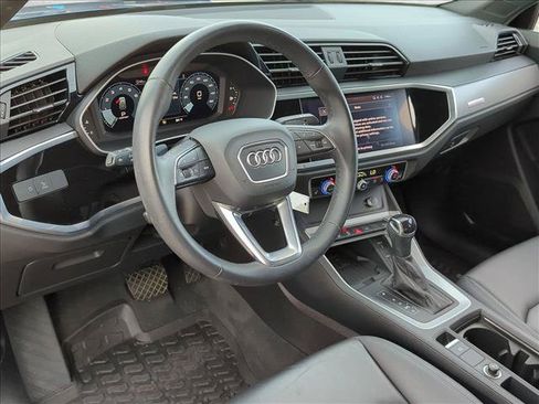 Used 2022 Audi Q3 2.0T Premium Plus AWD/4WD image 9
