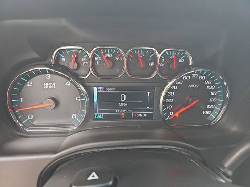 Used 2017 GMC Yukon SLE w/ HD Trailering Package image 31