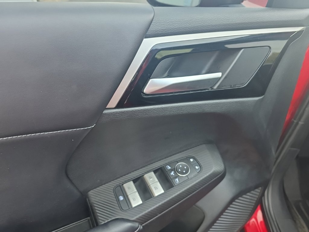 Used 2023 Mitsubishi Outlander SE AWD/4WD image 15