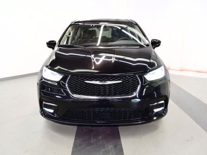 Used 2024 Chrysler Pacifica Limited