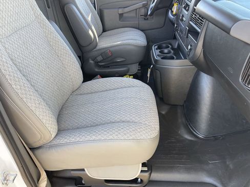New 2025 GMC Savana 2500 Extended w/ Driver Convenience Package image 27