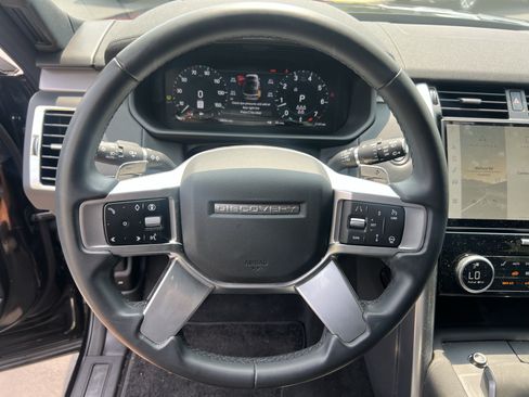 Used 2024 Land Rover Discovery Dynamic SE AWD/4WD image 21