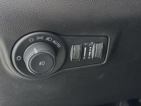 Used 2022 Jeep Compass Limited w/ Elite Group AWD/4WD image 12