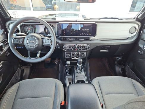 Used 2024 Jeep Wrangler Unlimited w/ Convenience Group image 9