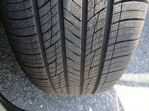 New 2025 Volkswagen Atlas SE image 26