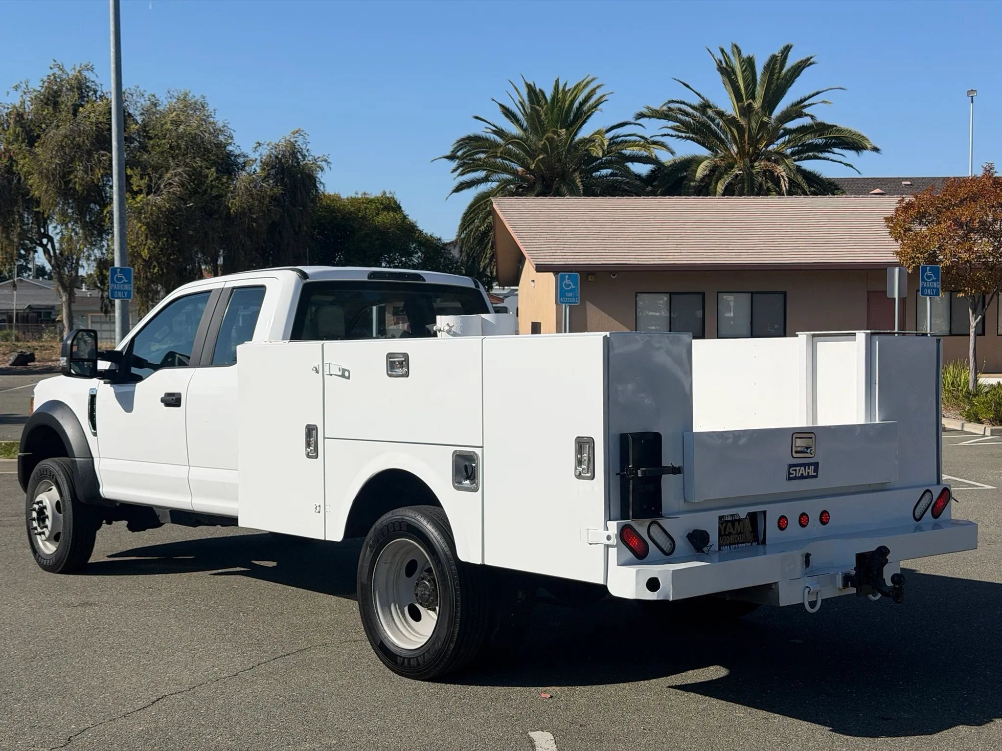 Used 2017 Ford F550 4x4 SuperCab Super Duty w/ Power Equipment Group image 3