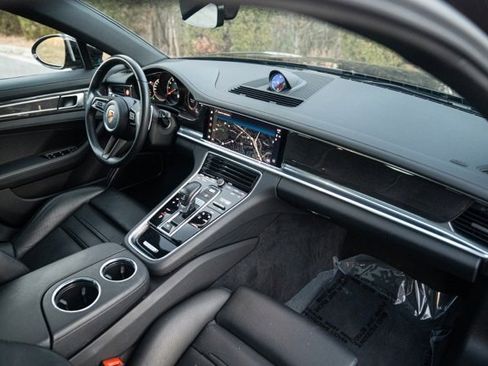 Used 2023 Porsche Panamera 4 Platinum Edition image 33