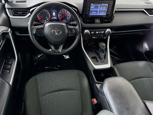 Used 2022 Toyota RAV4 XLE w/ Convenience Package FWD image 17