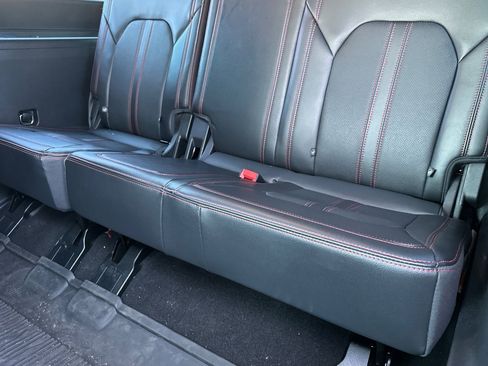 Used 2024 Ford Expedition Limited image 18