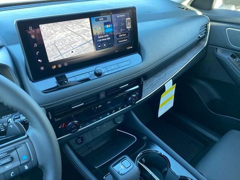 New 2026 Nissan Rogue Platinum image 17