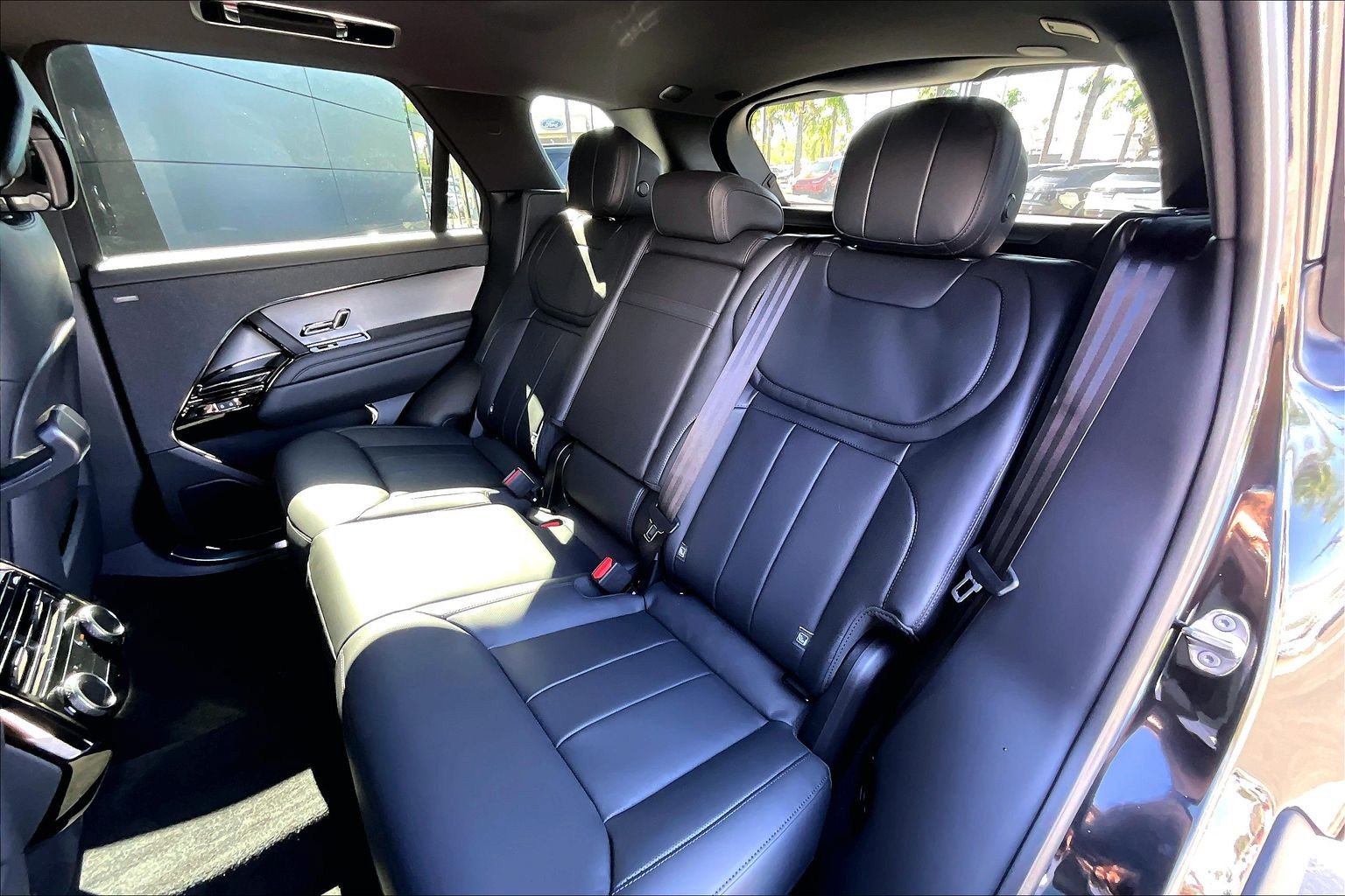 New 2027 Land Rover Range Rover Sport SE AWD/4WD image 10