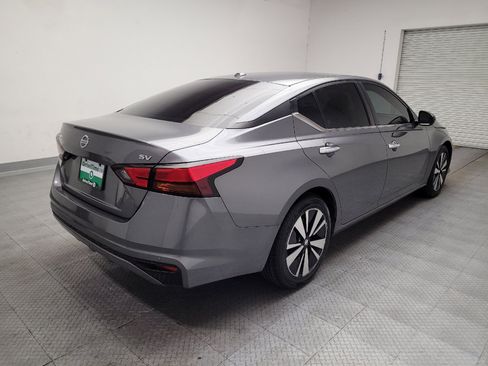 Used 2022 Nissan Altima 2.5 SV FWD image 9